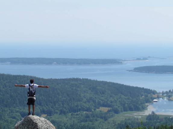 Admirando a fantástica paisagem do Acadia National Park, no Maine - Estados Unidos